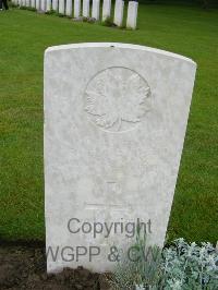 Etaples Military Cemetery - Bloor, R